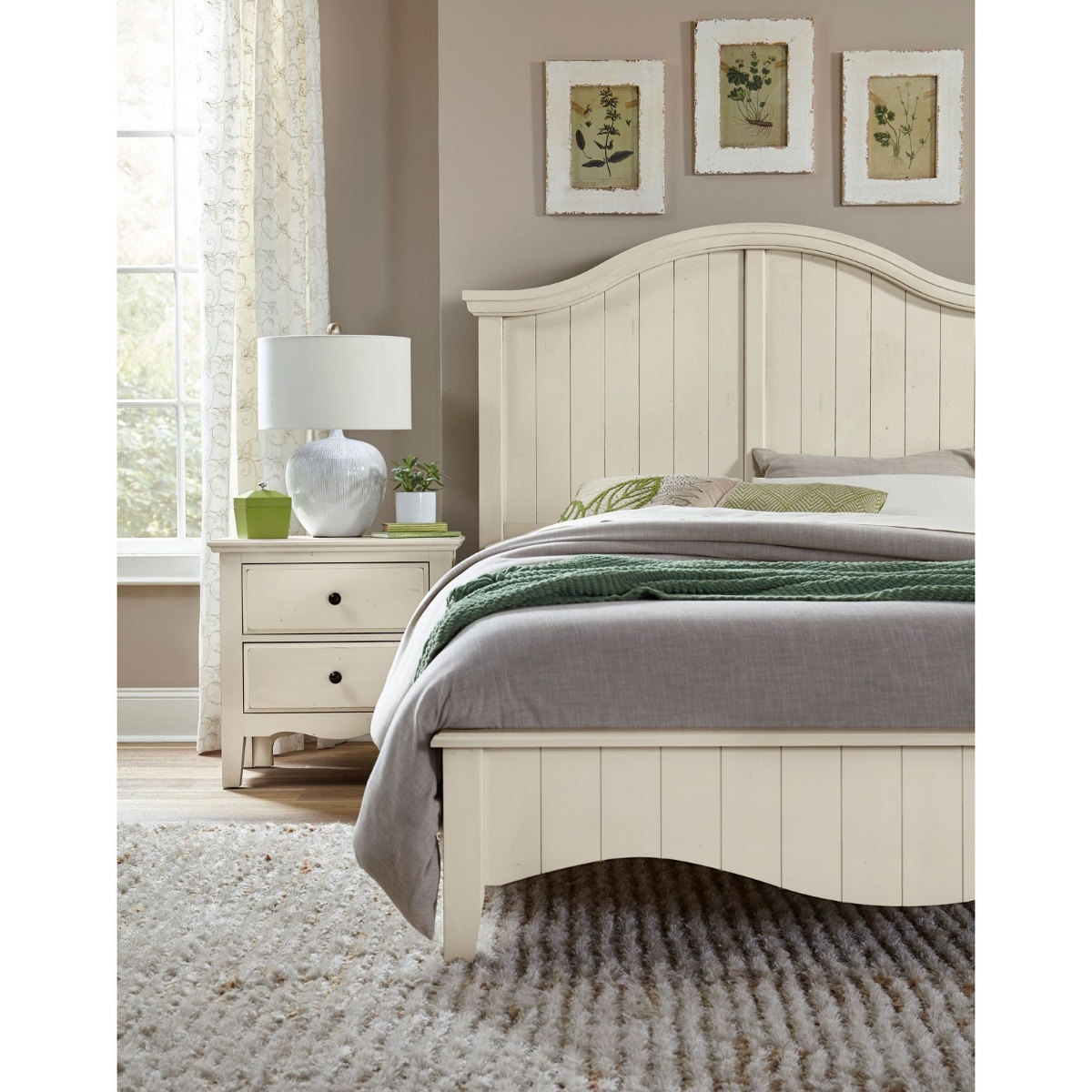 Picture of Casual Retreat White King Bed