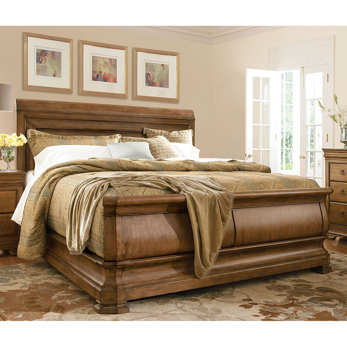 Picture of Louie P's King Sleigh Bed