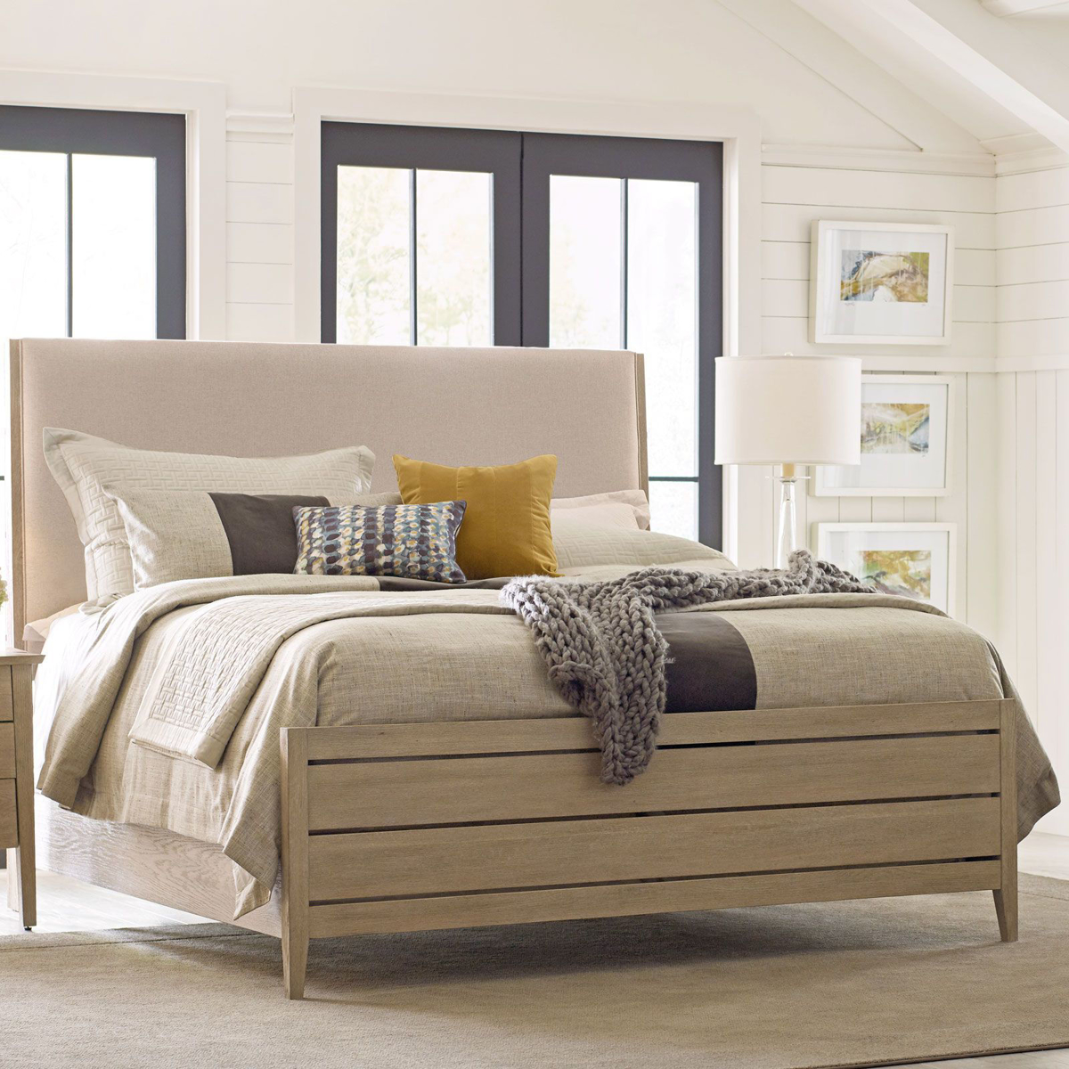 Picture of Incline Upholstered Queen Bed 