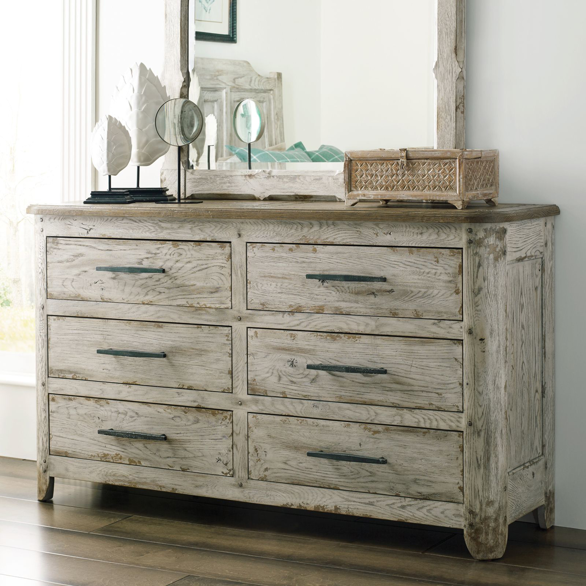 Picture of Kennewick Willow Dresser