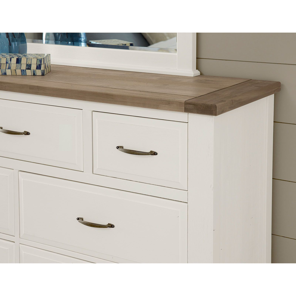 Picture of DRESSER