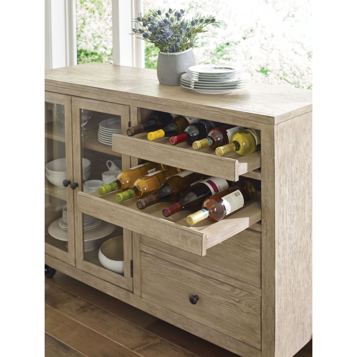 Picture of Solid Oak Mobile Server