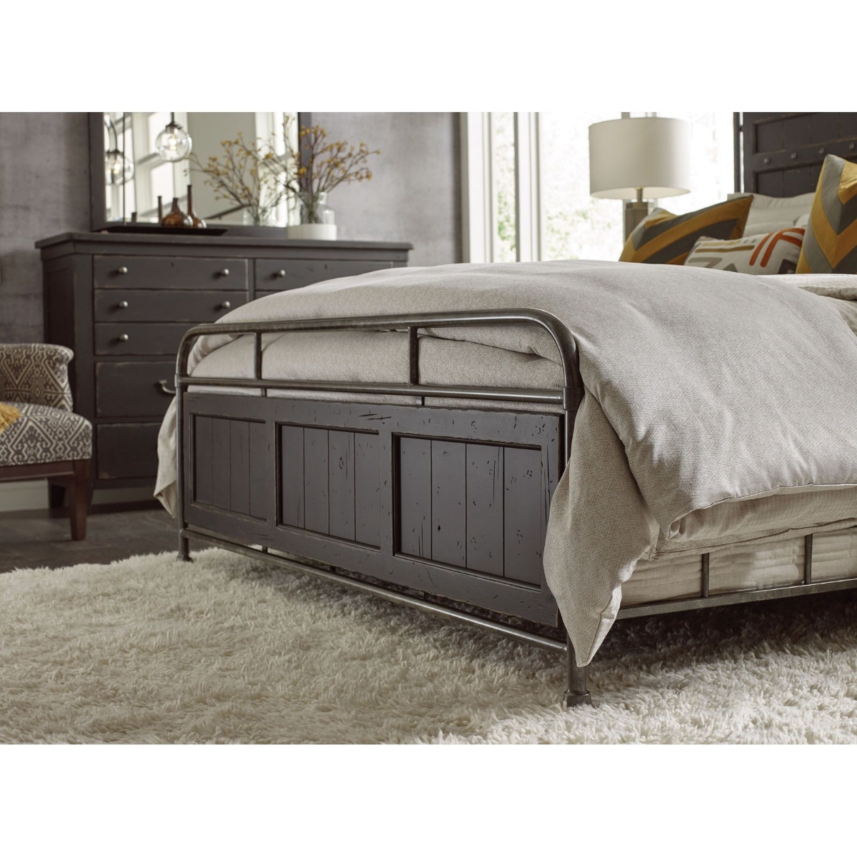 Picture of Folsom King Metal Bed