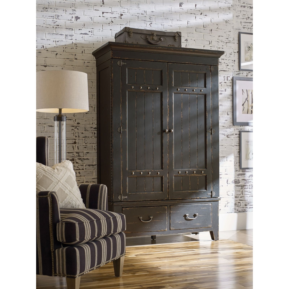 Picture of Simmons Armoire